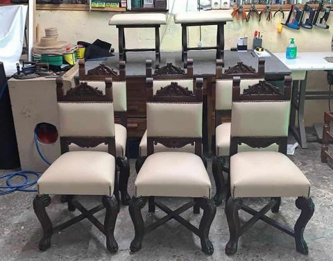 Sillas de comedor recién tapizadas en Zaragoza