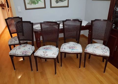 Sillas de comedor con tela estampada
