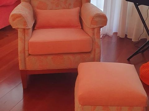 Sillón orejero tapizado nuevo
